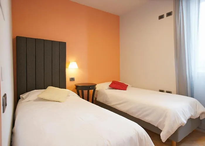 Milano & מלון Miazzina